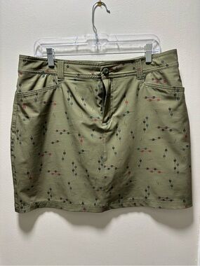 Eddie Bauer Women's 12 Adventurer Skort versatile moisture-wicking. Pristine